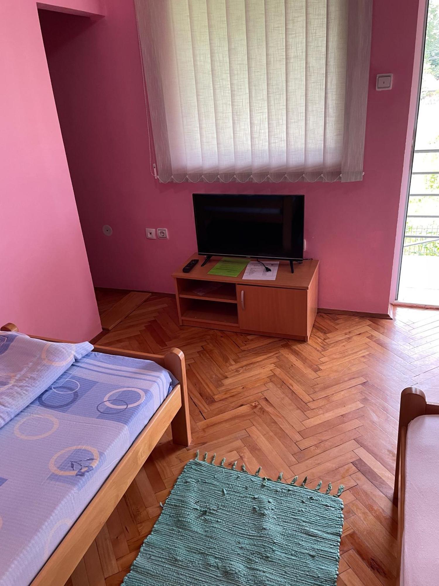 Banja Gornja Trepca-Smestaj Grof Rum bild